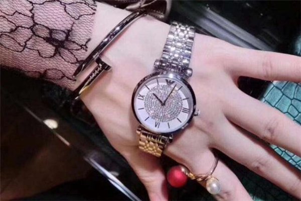 阿玛尼满天星真假对比，阿玛尼满天星有几款