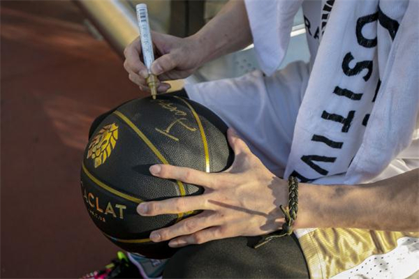 rastaclat小狮子手链是国产的吗，小狮子手链有漫威联名吗