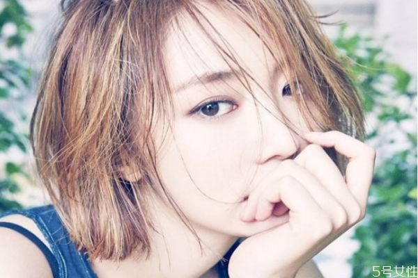 短发染发染什么颜色好看，短发染发怎么染发不伤发质