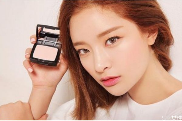 眼影当鼻影好吗，鼻影可以用眼影代替吗