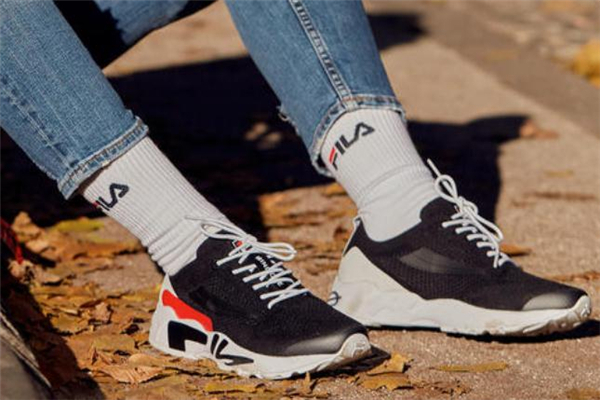 fila斐乐和阿迪达斯哪个高端，斐乐和耐克哪个更高档