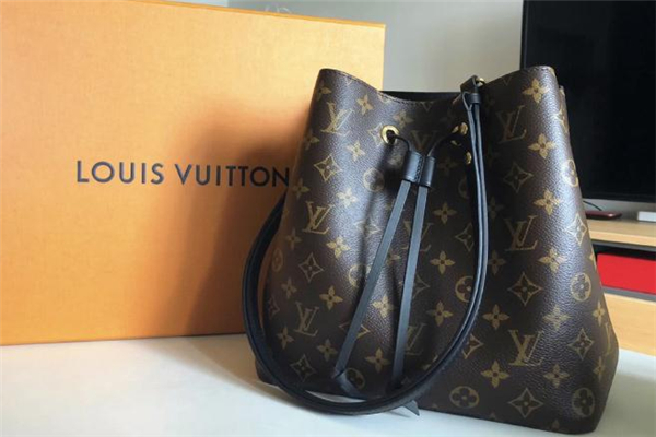 lv水桶包肩带怎么调节，lv水桶包肩带太长了怎么办