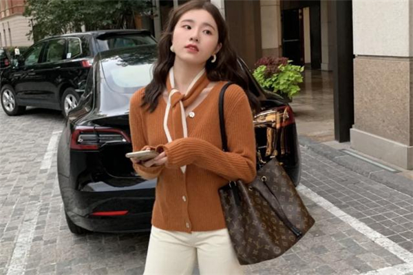 lv水桶包三种背法，lv水桶包哪个颜色好看