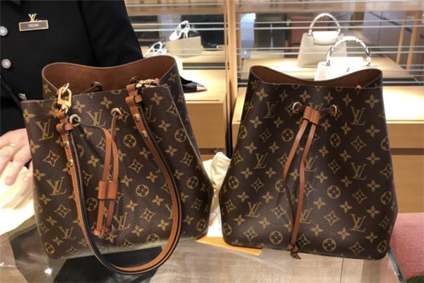 lv水桶包真假对比，lv水桶包里面的编码在哪里