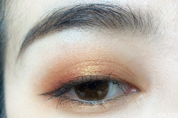 美瞳线发蓝可以补色吗，美瞳线发蓝怎么办