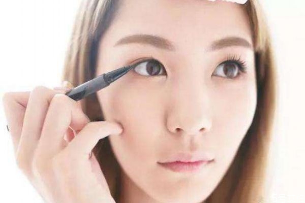美瞳线纹后多久补色好，美瞳线什么时候可以补色
