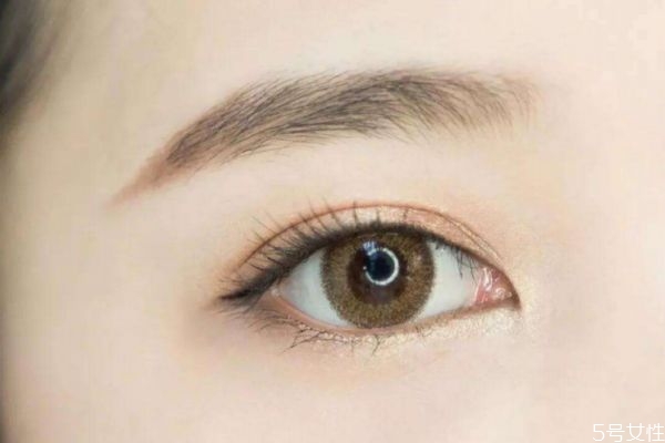 美瞳线会很分明吗，为什么美瞳线不能加小尾巴