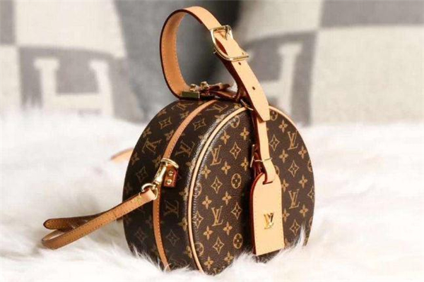 lv包怎么带不会被税，国外买了lv随身还是托运好