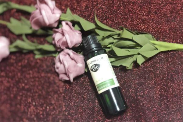 阿芙荷荷巴油怎么打开，阿芙荷荷巴油用前要热敷吗