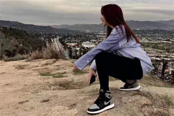 女鞋aj1需要买大一码吗，aj1女鞋码偏大还是偏小