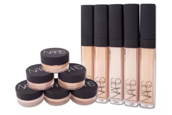 化妆鼻头上卡粉怎么办，卡粉化妆解决方法