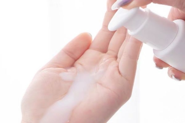 红血丝可以用烟酰胺吗，用烟酰胺爆痘怎么办