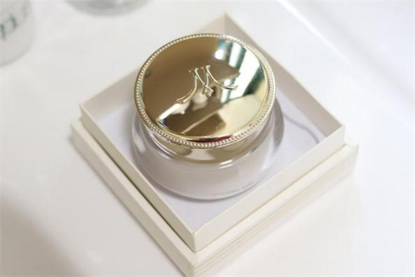 梵蜜琳贵妇膏防晒吗，梵蜜琳贵妇膏和防晒霜先用哪个