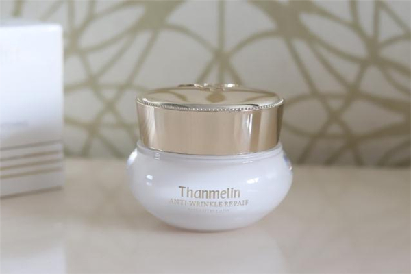 梵蜜琳贵妇膏有隔离的效果吗，梵蜜琳贵妇膏是粉底吗