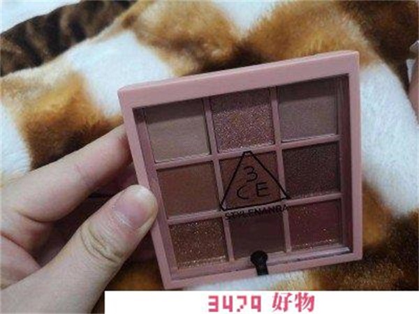 3ce眼影盘为什么那么贵，3ce眼影盘多少钱专柜