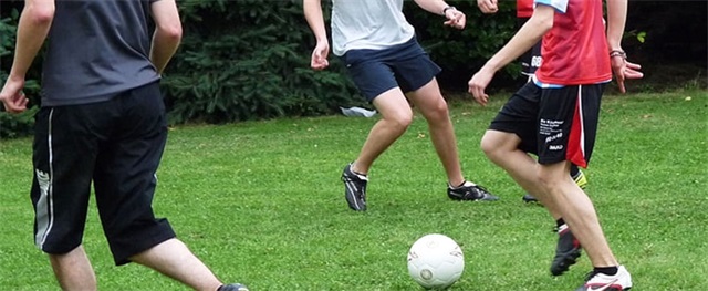 运动裤配什么鞋