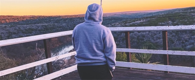 卫衣配什么裤子