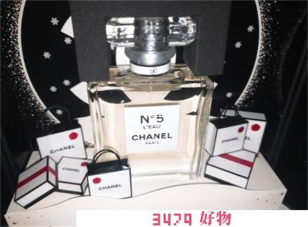 香奈儿圣诞礼盒多少钱，香奈儿圣诞套装礼盒