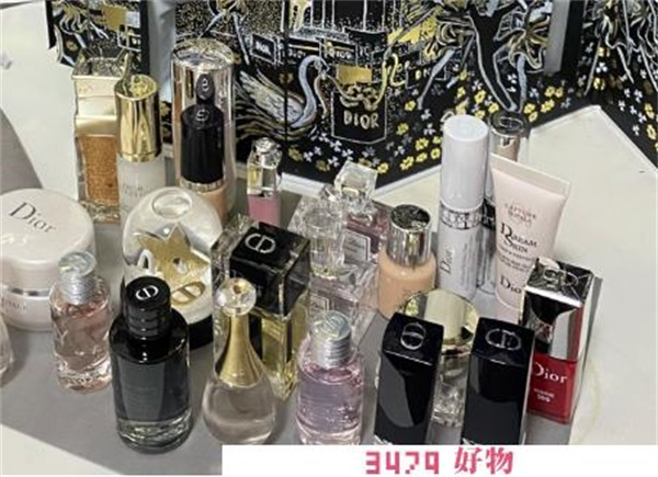 dior圣诞日历盲盒，dior圣诞倒数日历礼盒