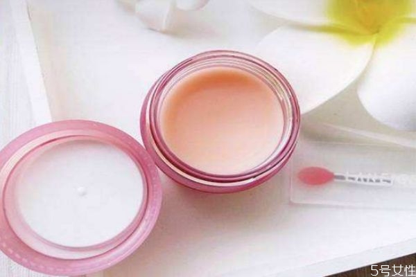 唇膜的唇刷要每天清洗吗，唇膜怎么清洗干净