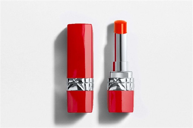 口红怎么涂不掉色不沾杯，口红用完了怎么把剩下的部分推出来