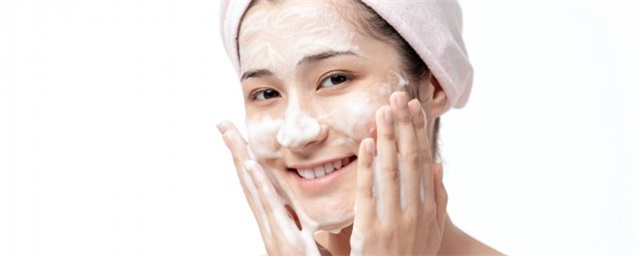 气垫BB怎么用才更好，气垫BB好用吗