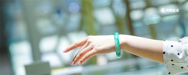 翡翠和玉髓的区别，翡翠和玉髓的区别在哪里