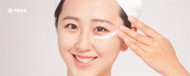 雅诗兰黛眼霜分年龄段吗，雅诗兰黛眼霜适合什么年龄