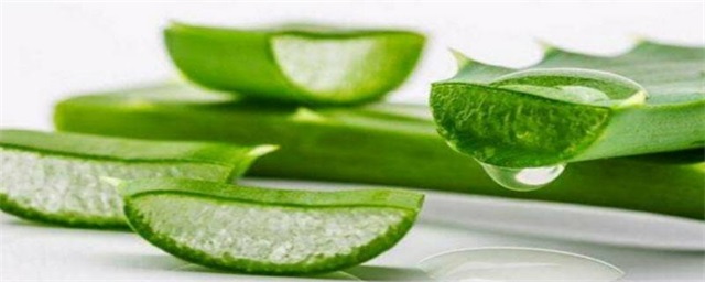 DIY爽肤水美白方法