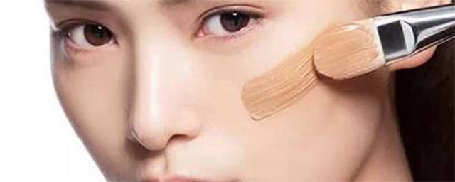 为什么抹了粉底会长痘痘