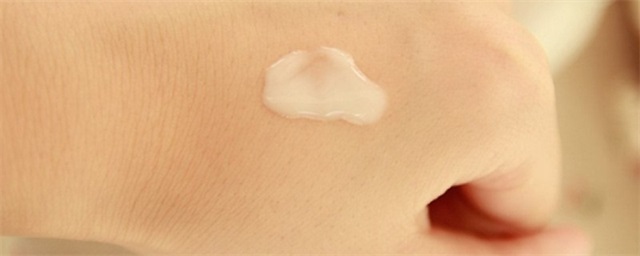 为什么乳液不能涂眼周