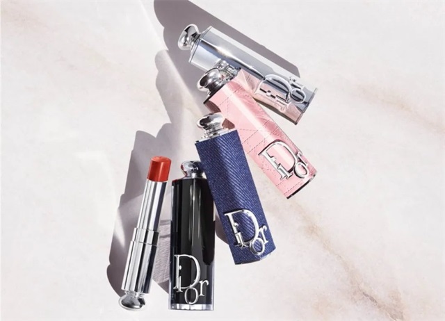 迪奥超模唇膏升级新版，全新 Dior Addict Lipstick 即将发售「新老款对比图」