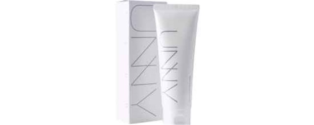 为什么洗完脸之后会有紧绷的感觉，洗面奶的原因