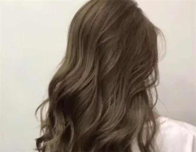 染发先染有颜色的还是染新长出的