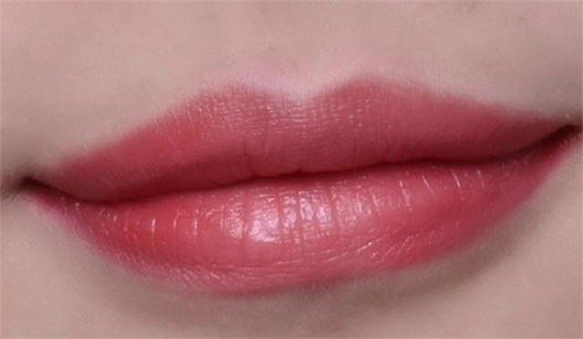 厚嘴唇怎么画出小清新唇妆，厚嘴唇画唇妆的技巧