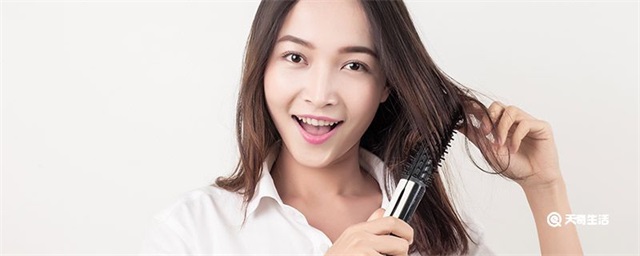 自己在家用药水做卷发的步骤是什么，自己在家用药水做卷发的步骤