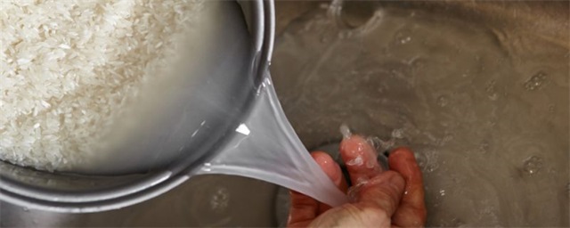 头发干枯毛躁怎么办，头发干枯毛躁小偏方