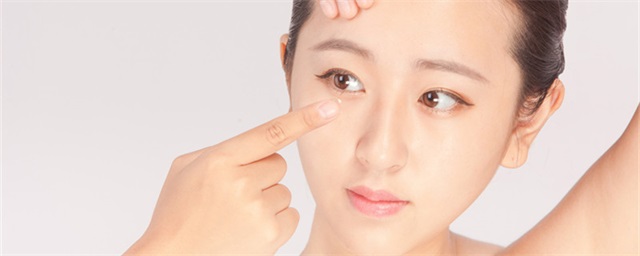 美瞳日抛和月抛的区别是什么，美瞳日抛和月抛的区别