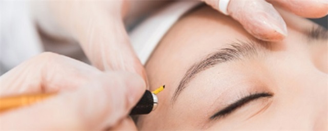  纹眉结痂翘起被撕掉了怎么办，纹眉结痂翘起来撕了怎么办