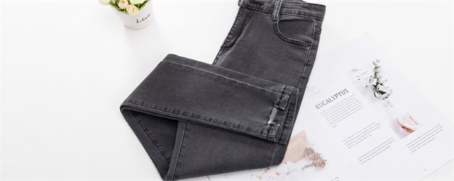 宽松卫衣如何搭配下装，宽松卫衣搭配什么下装