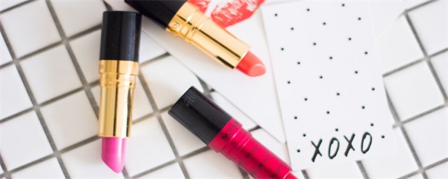  玫红色口红适合什么人，玫红色口红适合人群