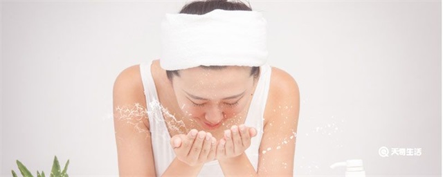 平时怎么补水保湿，如何补水