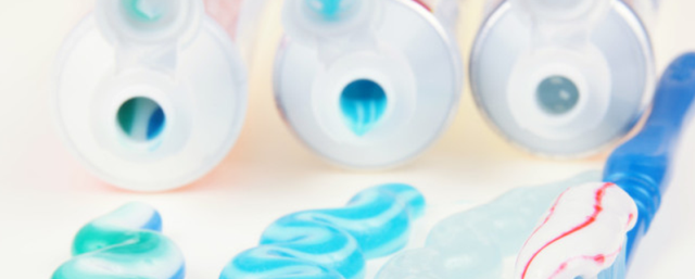 牙膏上颜色标签是什么意思，牙膏上的颜色标签代表什么意思