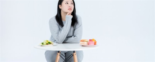  胖的人适合穿宽松毛衣吗，宽松毛衣适合胖的人吗