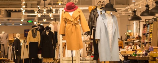 矮个子的女生如何挑选大衣，矮个子的女生怎么穿大衣才好看