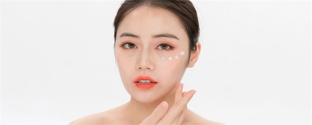 雅漾修复洁面乳的功效，雅漾修复洁面乳的使用方法