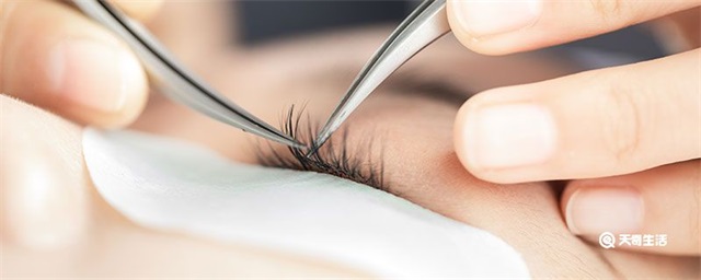 接假睫毛对眼睛有没有危害，接假睫毛对眼睛有危害吗