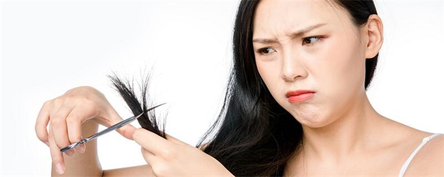  长头发自己修发梢的方法，长头发如何自己修发梢