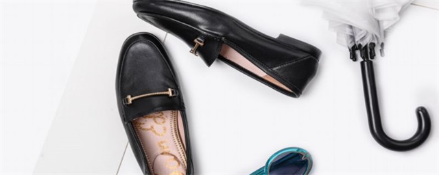 黑色长裙适合配什么鞋，黑色长裙能配小白鞋吗