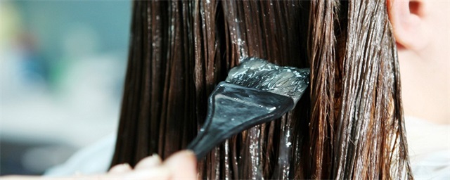  灰蓝色发色如何调配，灰蓝色头发调配方法